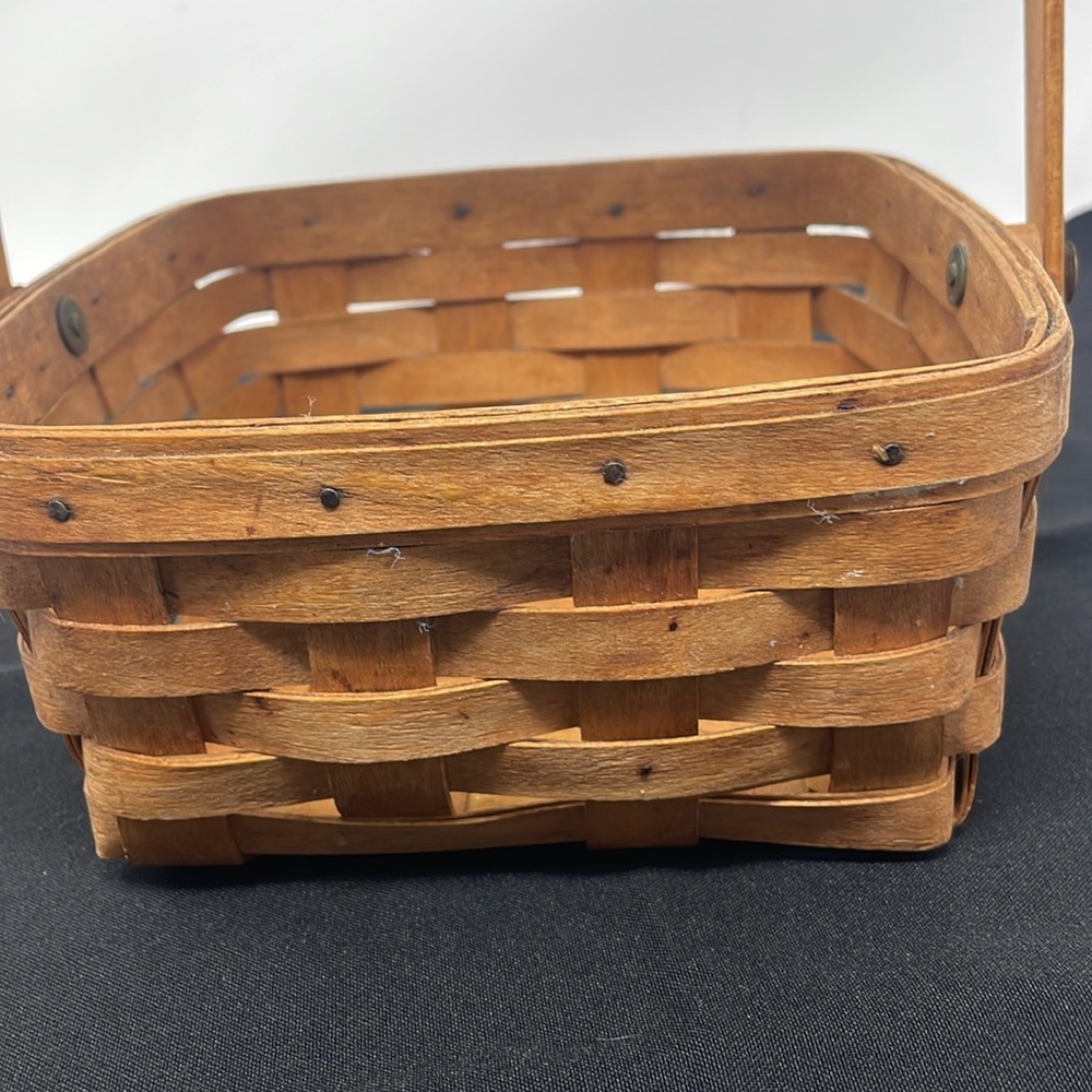 LONGABERGER Vintage Hand Woven Signed Basket with Handle - Picture 4 of 8